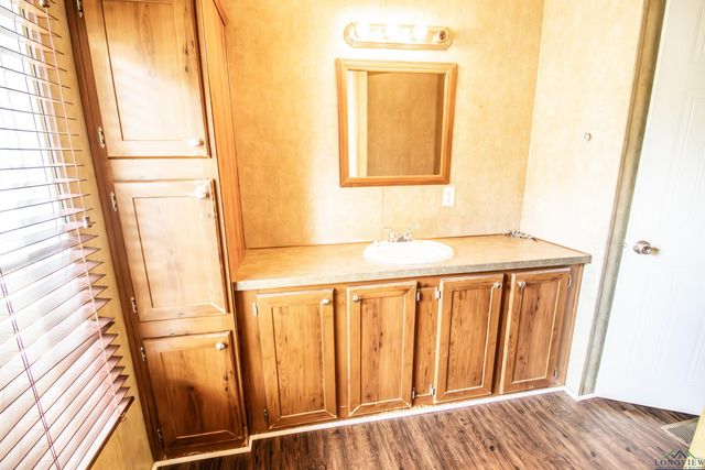 972 Judge Furrh, Marshall, TX 75672