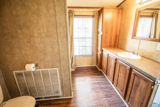 972 Judge Furrh, Marshall, TX 75672