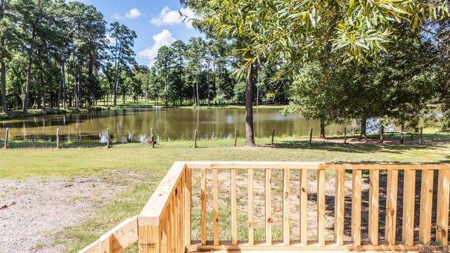972 Judge Furrh, Marshall, TX 75672