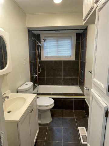 7822 Forrer Street, Detroit, MI 48228