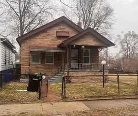 15660 La Salle Street, Detroit, MI 48238