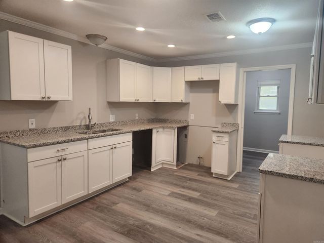 10 Cherryridge Place, Jacksonville, AR 72076