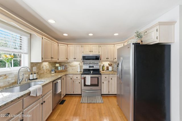 13424 Forest Springs Dr, Louisville, KY 40245