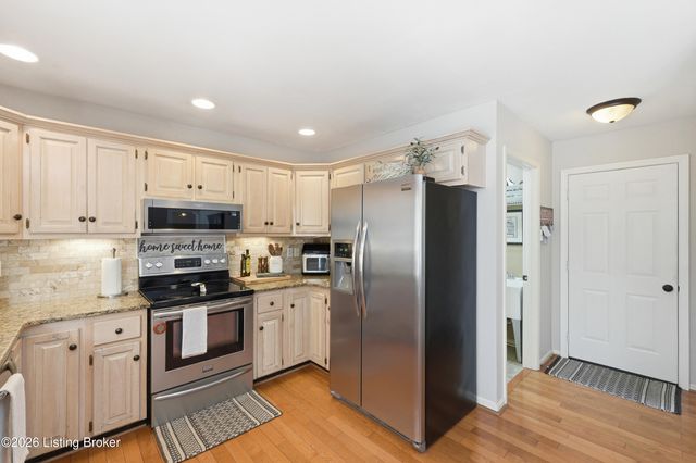 13424 Forest Springs Dr, Louisville, KY 40245