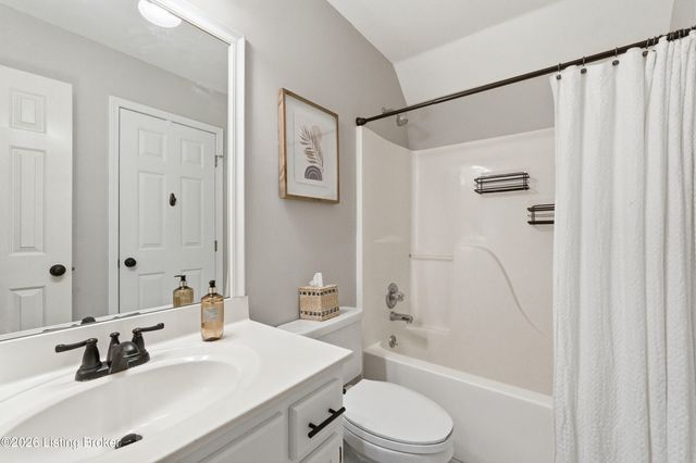 13424 Forest Springs Dr, Louisville, KY 40245