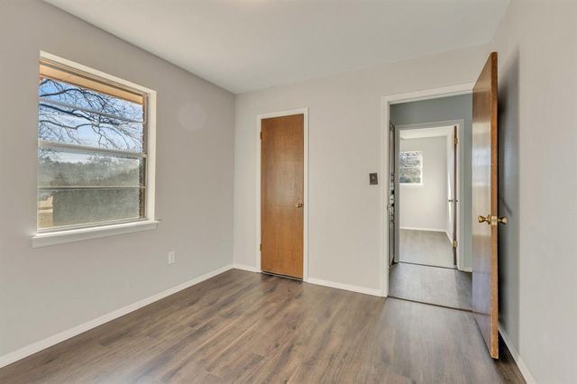 32 Comanche Drive, Shawnee, OK 74801