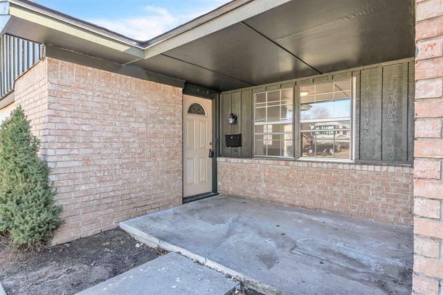 32 Comanche Drive, Shawnee, OK 74801