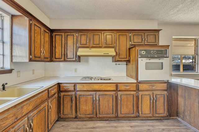 32 Comanche Drive, Shawnee, OK 74801