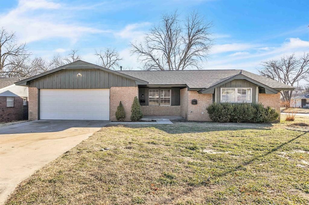 32 Comanche Drive, Shawnee, OK 74801