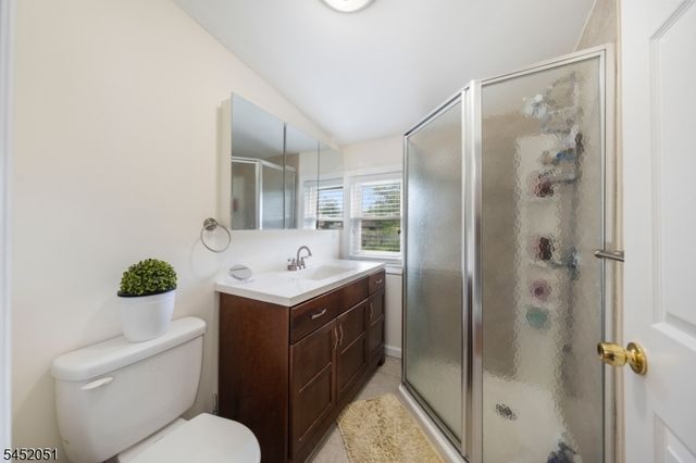 108 Independence Dr, Roselle Boro, NJ 07203