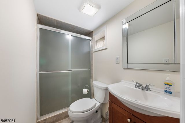 108 Independence Dr, Roselle Boro, NJ 07203