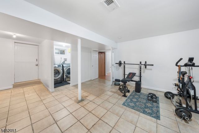 108 Independence Dr, Roselle Boro, NJ 07203