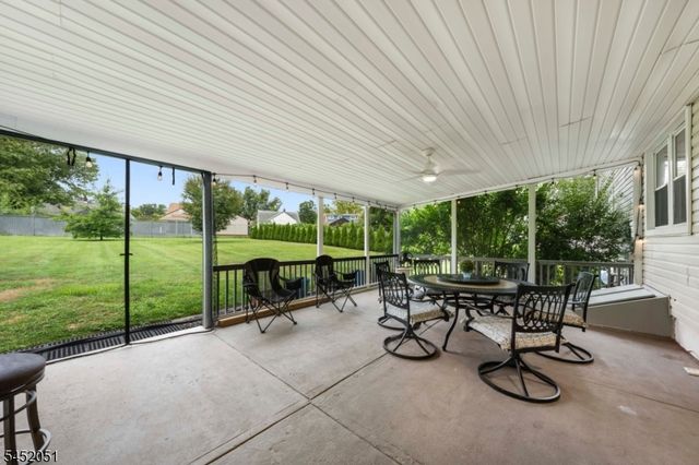 108 Independence Dr, Roselle Boro, NJ 07203