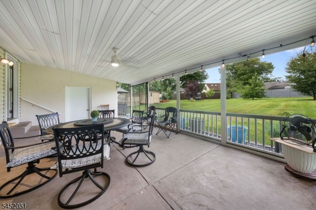 108 Independence Dr, Roselle Boro, NJ 07203