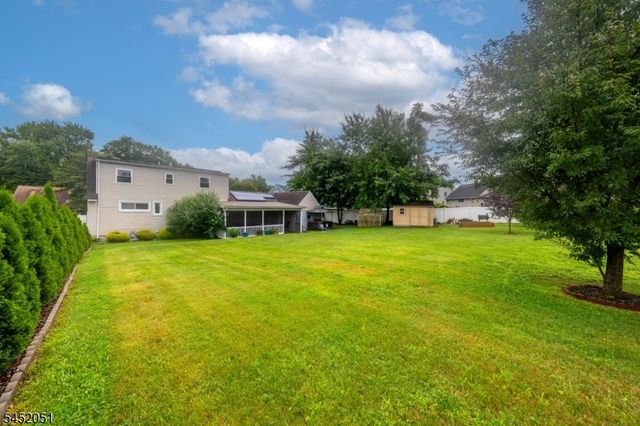 108 Independence Dr, Roselle Boro, NJ 07203