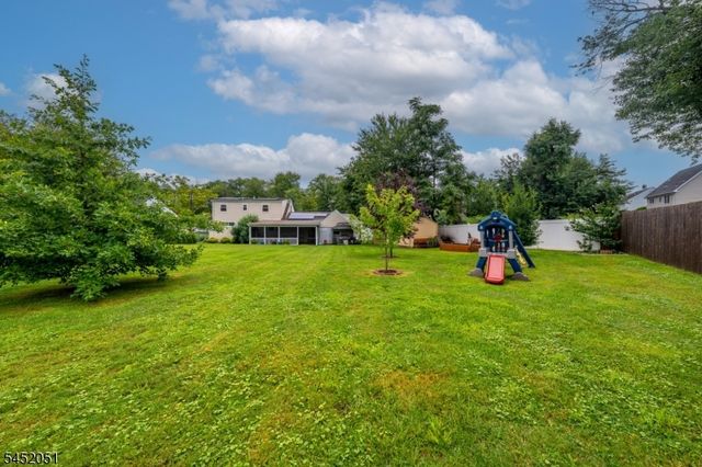 108 Independence Dr, Roselle Boro, NJ 07203