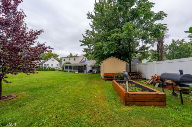 108 Independence Dr, Roselle Boro, NJ 07203