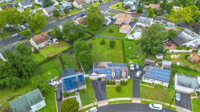 108 Independence Dr, Roselle Boro, NJ 07203
