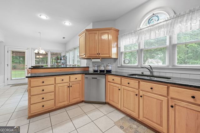 11 Braves Crossing Court, Sharpsburg, GA 30277