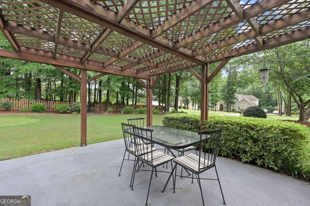 11 Braves Crossing Court, Sharpsburg, GA 30277