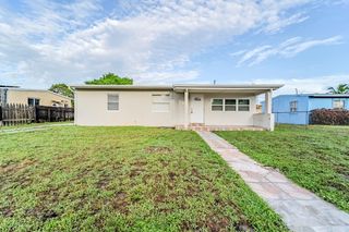 1786 Lauderdale Manor Dr, Fort Lauderdale, FL 33311