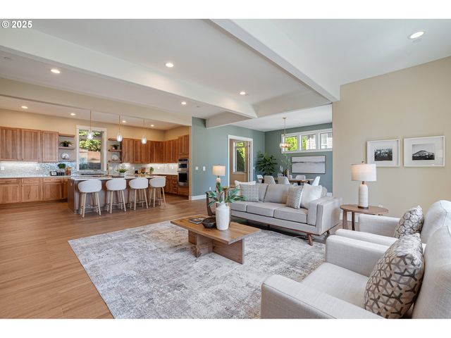 14 Juarez St, Lake Oswego, OR 97035