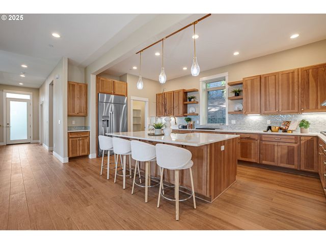 14 Juarez St, Lake Oswego, OR 97035