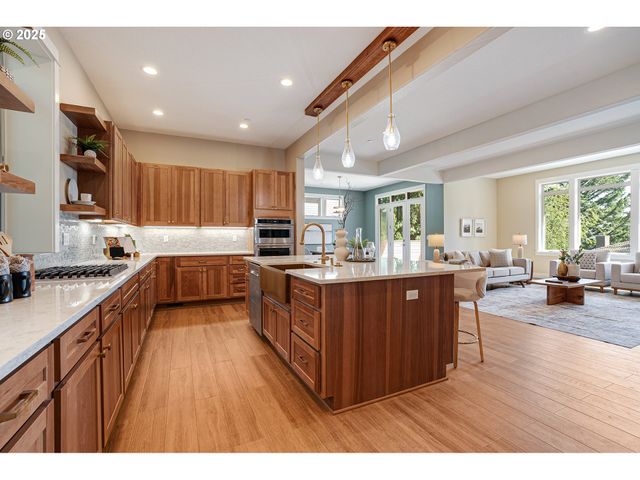 14 Juarez St, Lake Oswego, OR 97035