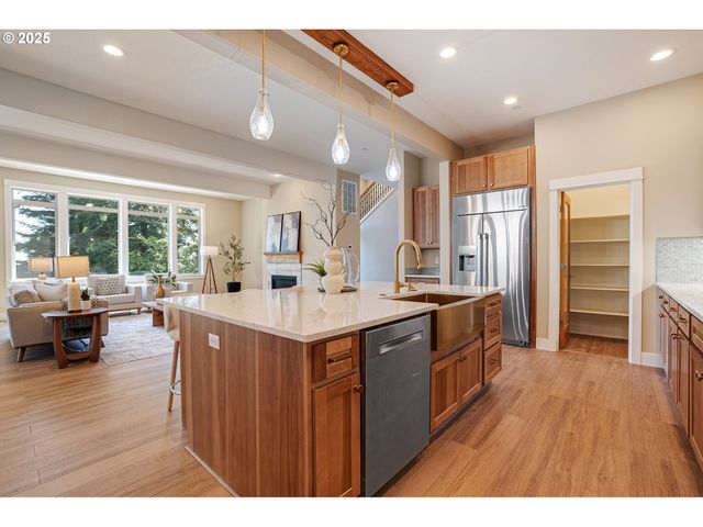 14 Juarez St, Lake Oswego, OR 97035