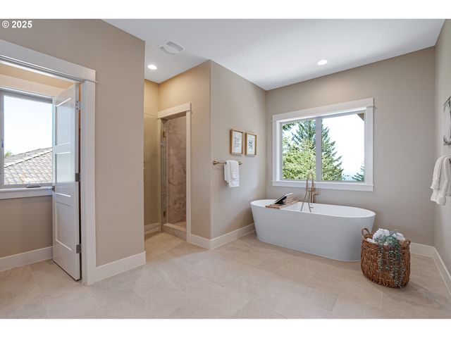 14 Juarez St, Lake Oswego, OR 97035