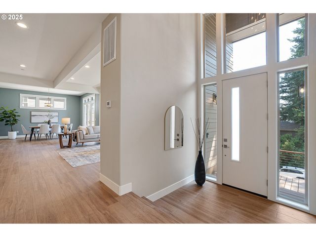 14 Juarez St, Lake Oswego, OR 97035