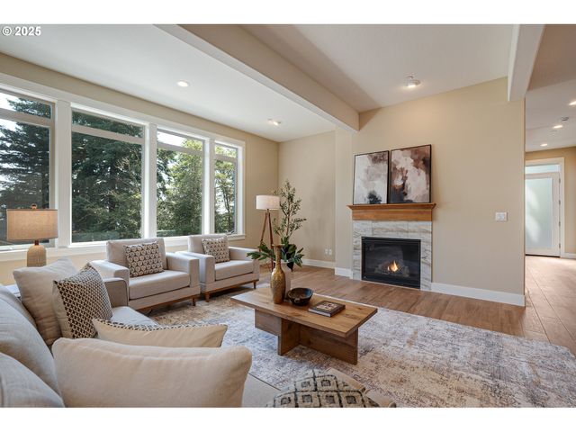 14 Juarez St, Lake Oswego, OR 97035