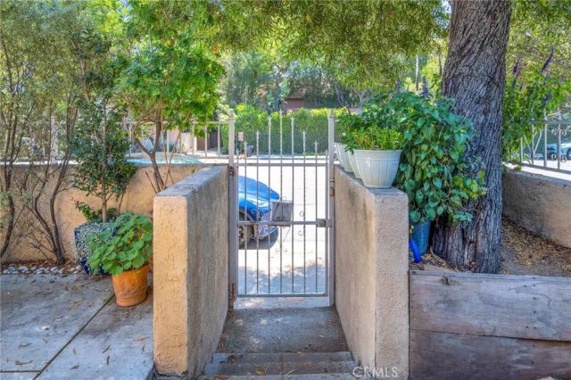 7275 Fountain Avenue, Los Angeles, CA 90046