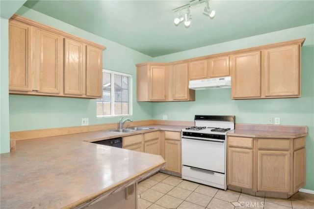 7275 Fountain Avenue, Los Angeles, CA 90046