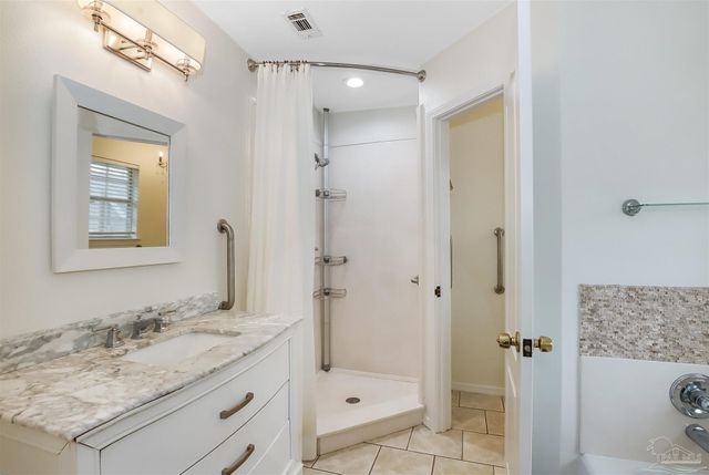 4368 Clair Ct, Gulf Breeze, FL 32563