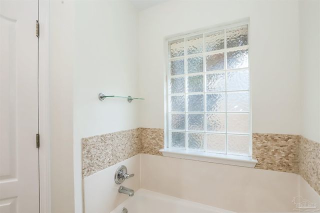 4368 Clair Ct, Gulf Breeze, FL 32563