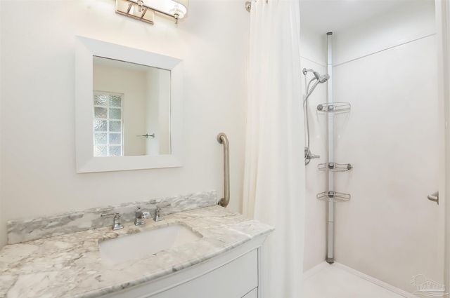 4368 Clair Ct, Gulf Breeze, FL 32563