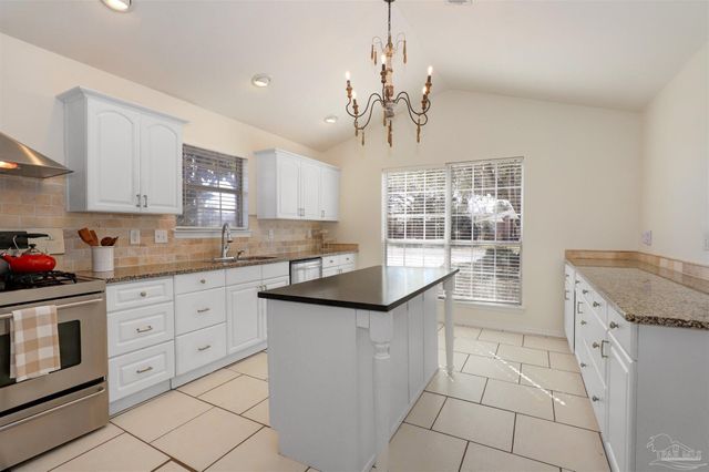 4368 Clair Ct, Gulf Breeze, FL 32563