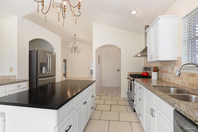 4368 Clair Ct, Gulf Breeze, FL 32563