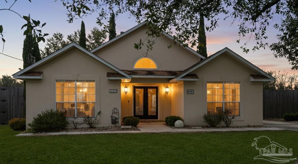 4368 Clair Ct, Gulf Breeze, FL 32563