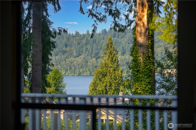 2915 W Lake Sammamish Pkwy NE, Redmond, WA 98052