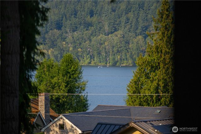 2915 W Lake Sammamish Pkwy NE, Redmond, WA 98052