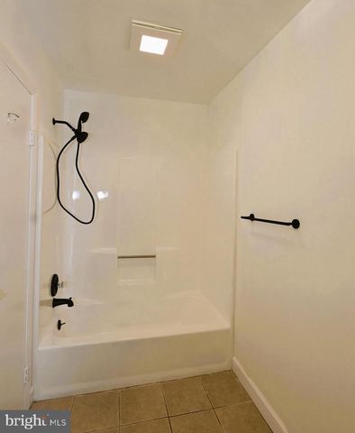 2011 NORTH AVE, Port Republic, MD 20676