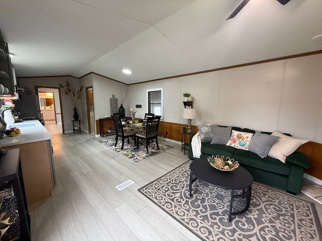 664 Huntsbridge Road, Matteson, IL 60443