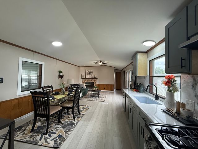 664 Huntsbridge Road, Matteson, IL 60443