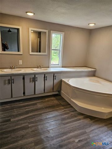 32 Briarwood Road, Belton, TX 76513