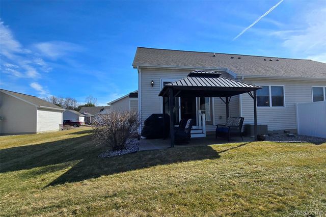 4010 Eastbridge Circle Road, Stockbridge Village, MI 49285