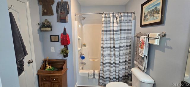 4010 Eastbridge Circle Road, Stockbridge Village, MI 49285
