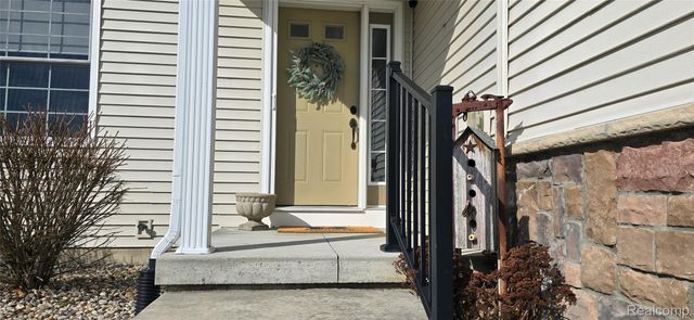 4010 Eastbridge Circle Road, Stockbridge Village, MI 49285