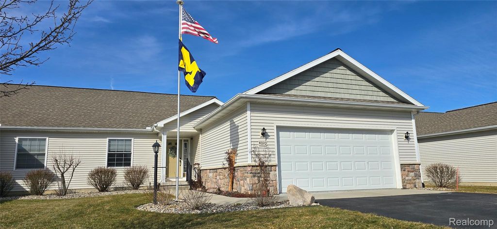 4010 Eastbridge Circle Road, Stockbridge Village, MI 49285